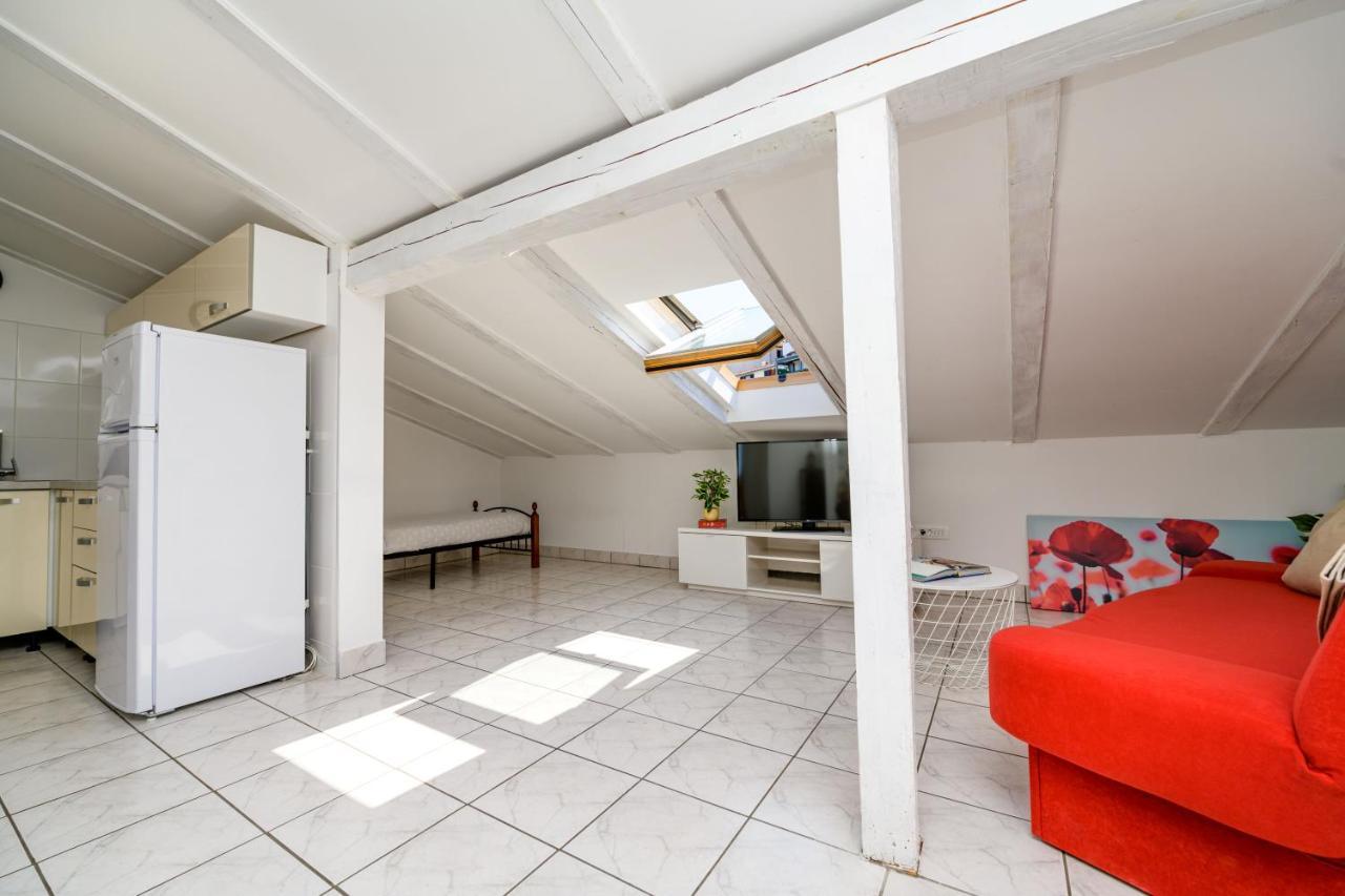 Apartamento House Rosa Mali Lošinj Exterior foto