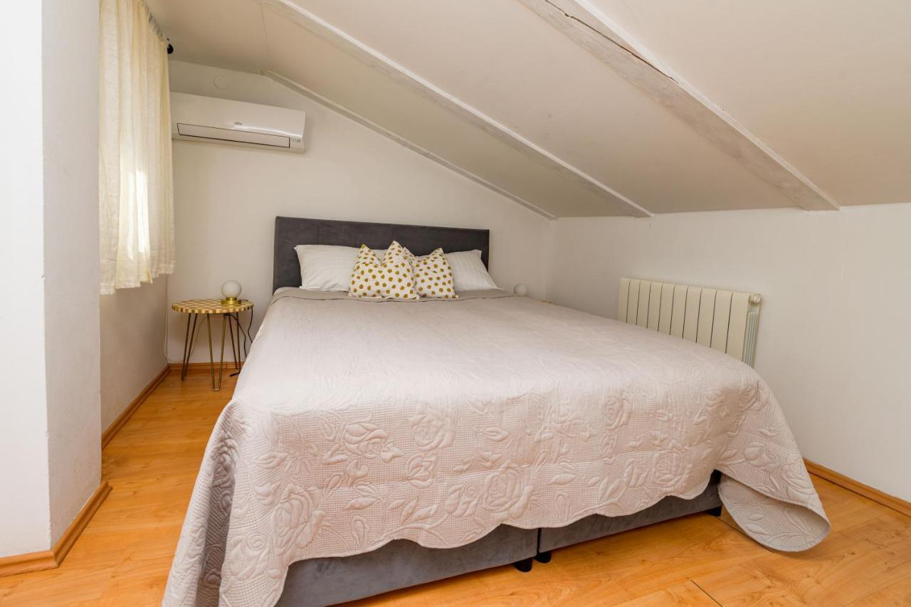 Apartamento House Rosa Mali Lošinj Exterior foto
