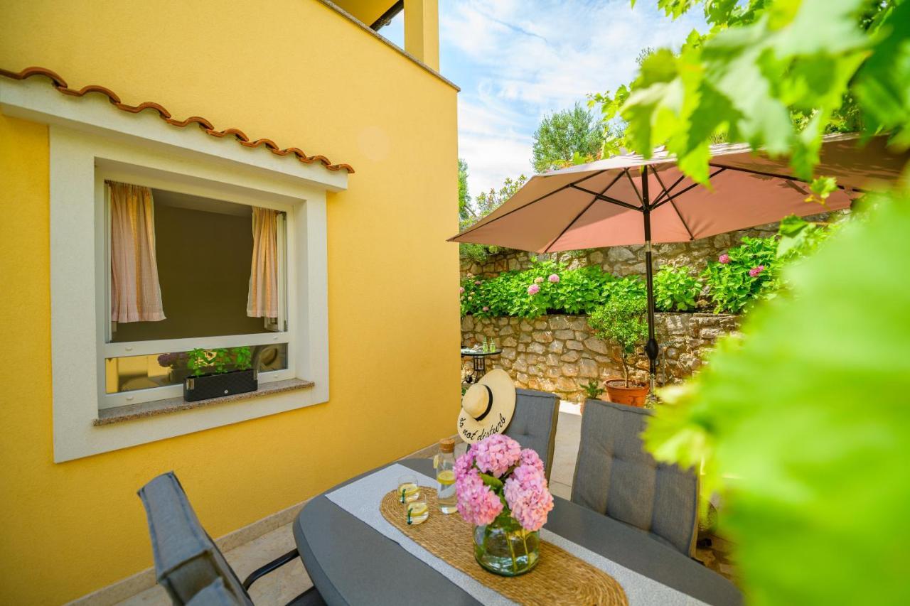 Apartamento House Rosa Mali Lošinj Exterior foto